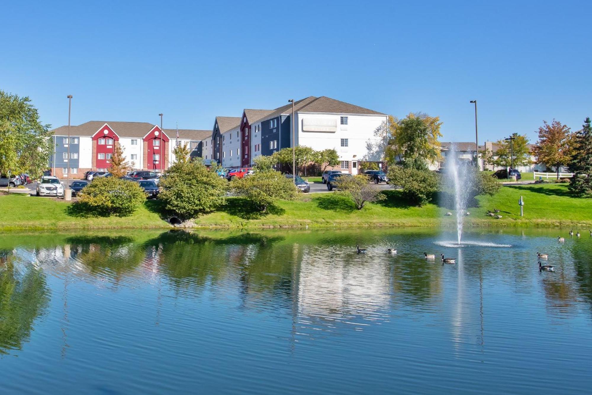 Candlewood Suites Kenosha, An Ihg Hotel Pleasant Prairie Exterior photo